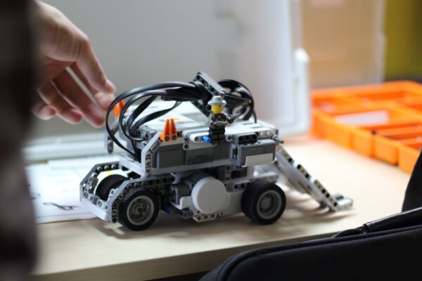 【教育学科】プログラミング教育を体験！ロボットレースチャレンジ